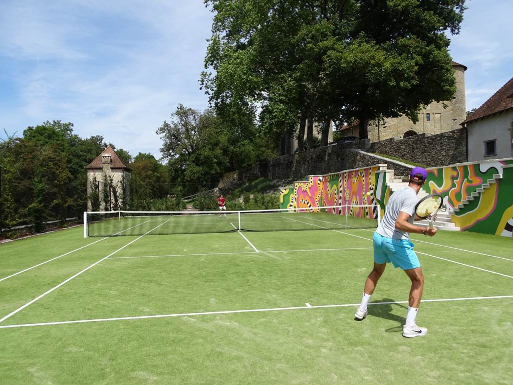 GîtedecharmeAnnecyHébergementGeneveChâteaudeMarignaLocationGîtepiscineruralSéjournaturehistoriqueJuraLocationvacancesmontagneskimedievaltennis