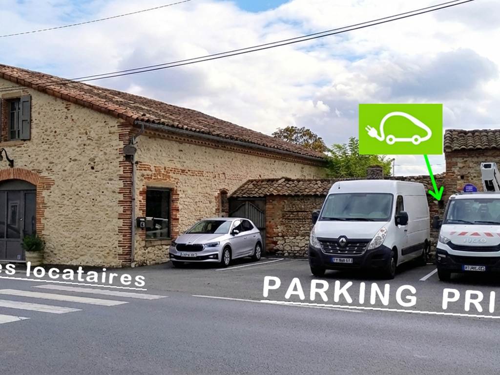 parking prive-16 bis gite hotel-utilitaires-camping-car