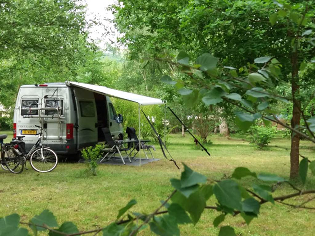emplacement-caravane-camping-tarn-aveyron