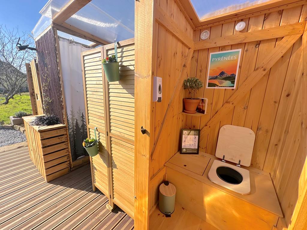 Des toilettes sèches confortables et sans odeur pour une expérience optimale