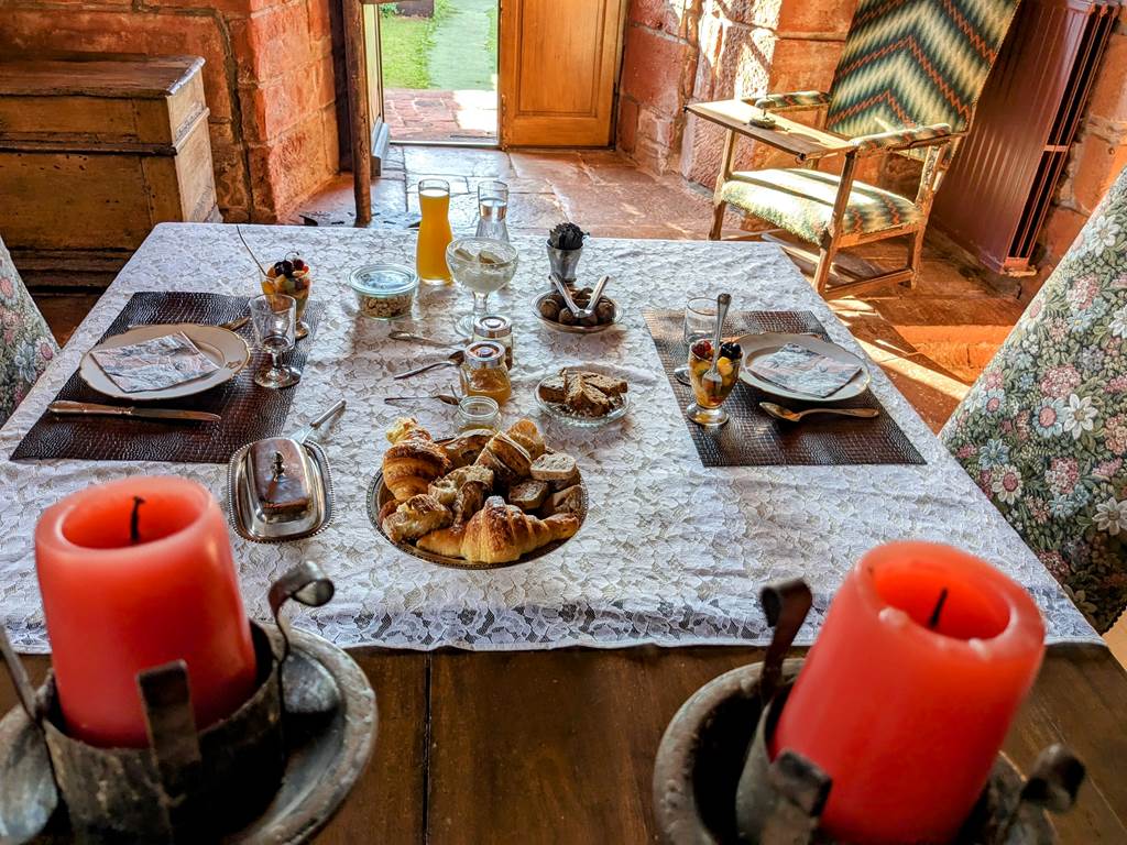 Chateau de vassinhac- collonges la rouge-petit déjeuner (2)