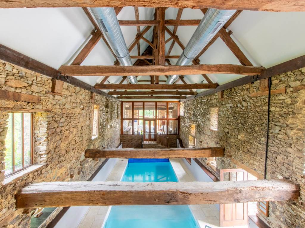 Piscine intérieure chauffée