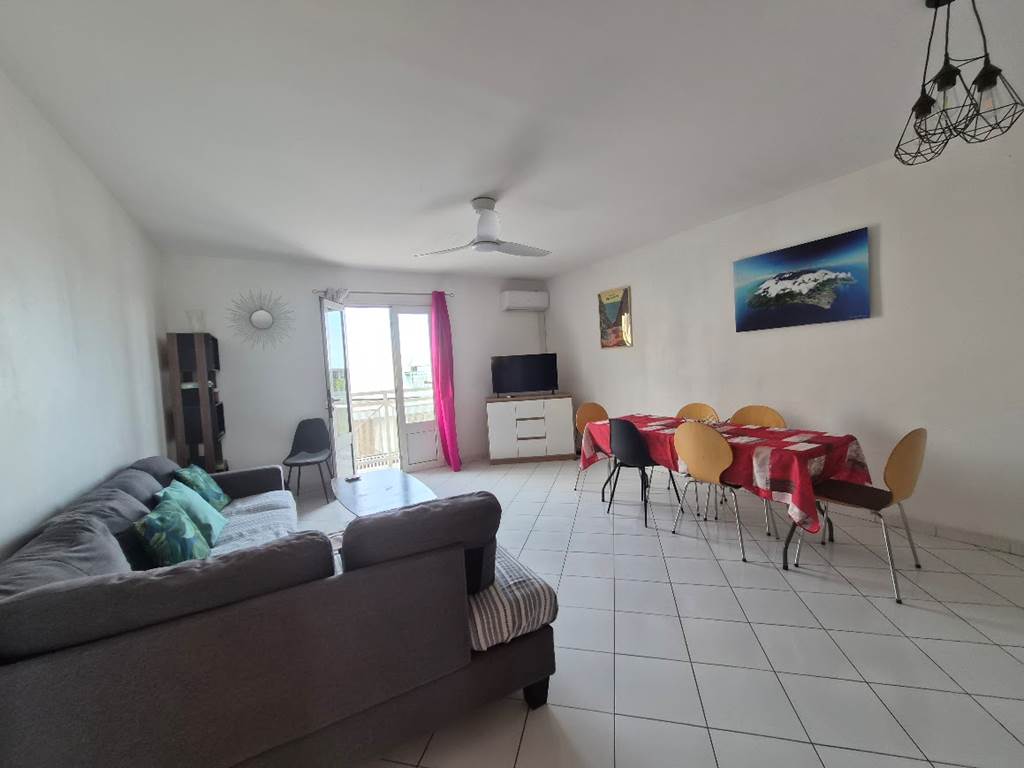 T3 séjour, salon , climatiseur, ventilateur plafond, canapé
