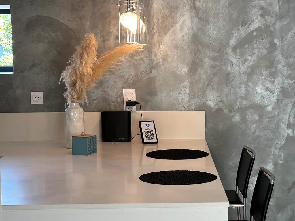 Comptoir convivial pour partager un apéritif ou un petit-déjeuner en toute simplicité