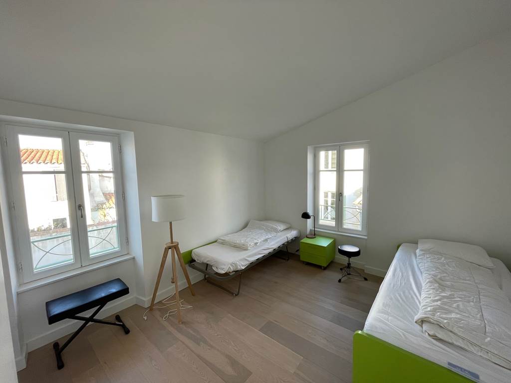 CHAMBRE annexe étage