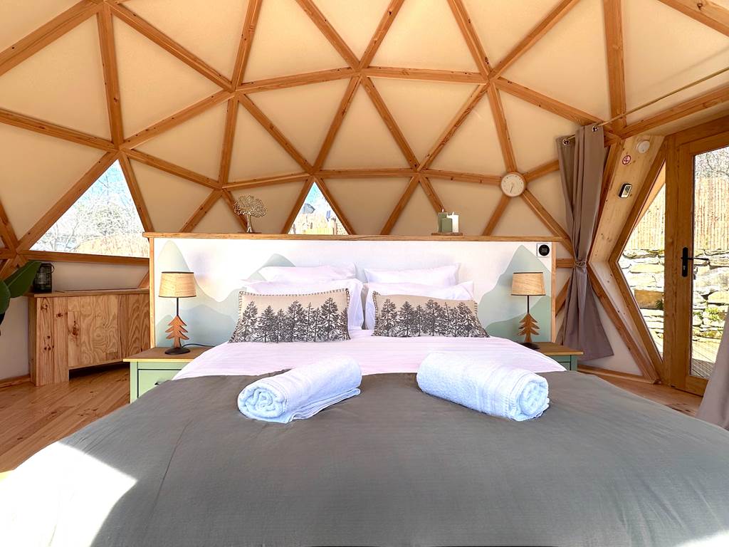 Lit Queen-size confortable (160x200cm)