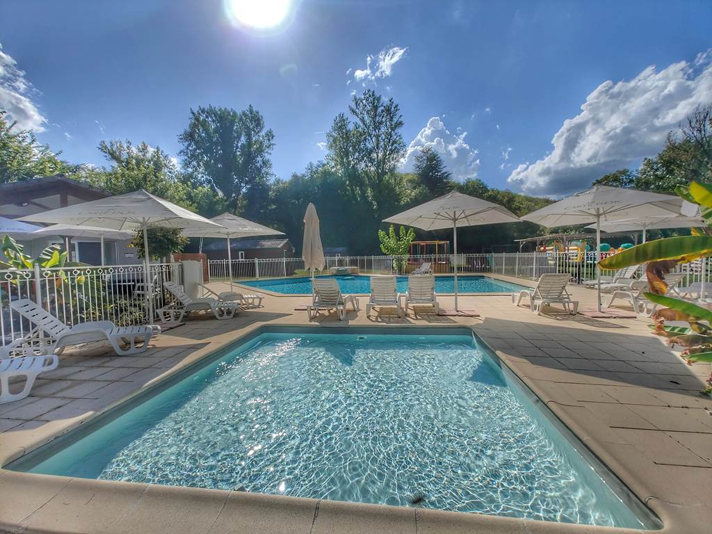 "Le Clos du Moulin", Village de Gîtes en Périgord : gîtes avec piscine et restaurant en Dordogne