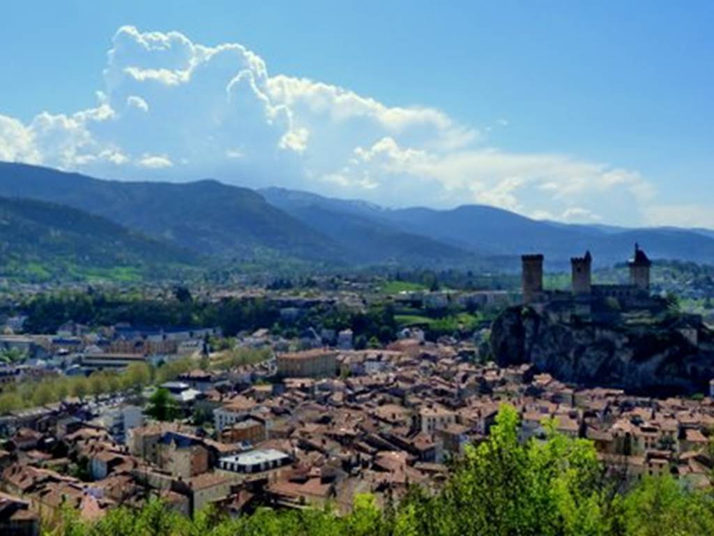Foix et son Chateau depuis le Pech