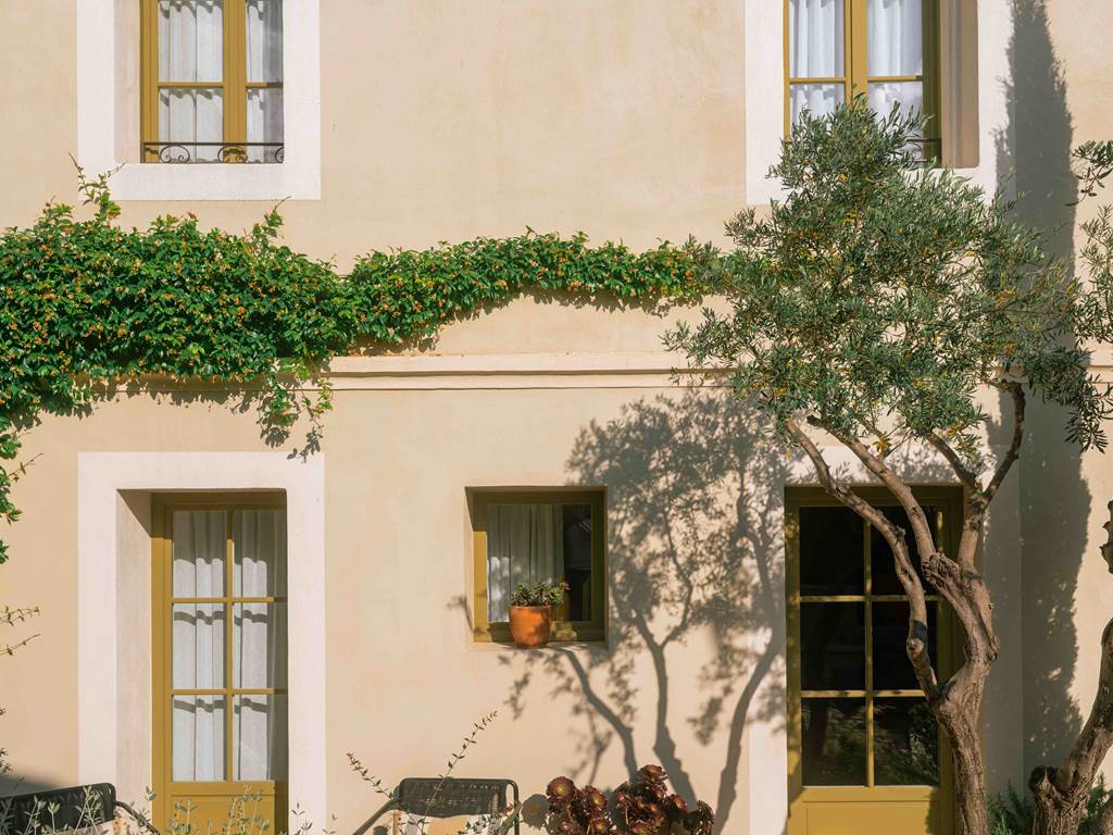 4 BD vue sur le rez de jardin du Logis chez Marcelle en Camargue
