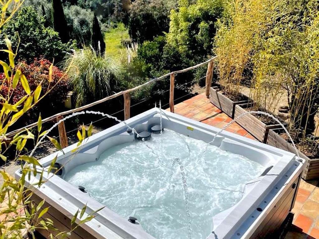 Jacuzzi