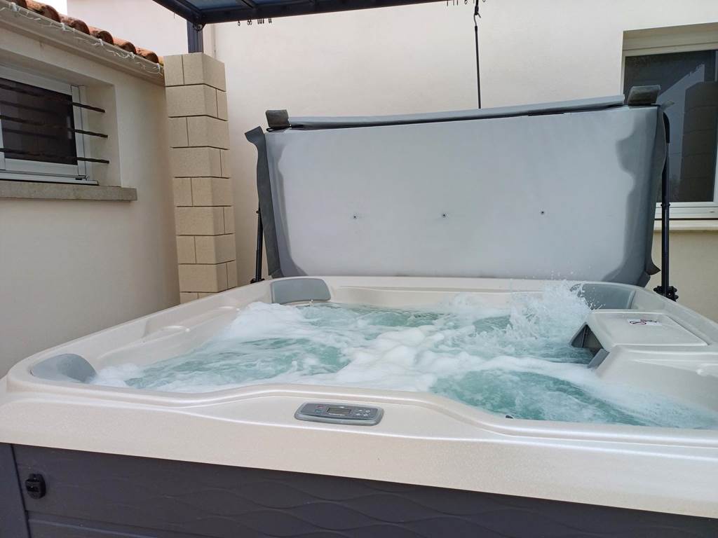 Jaccuzi Panda (3)