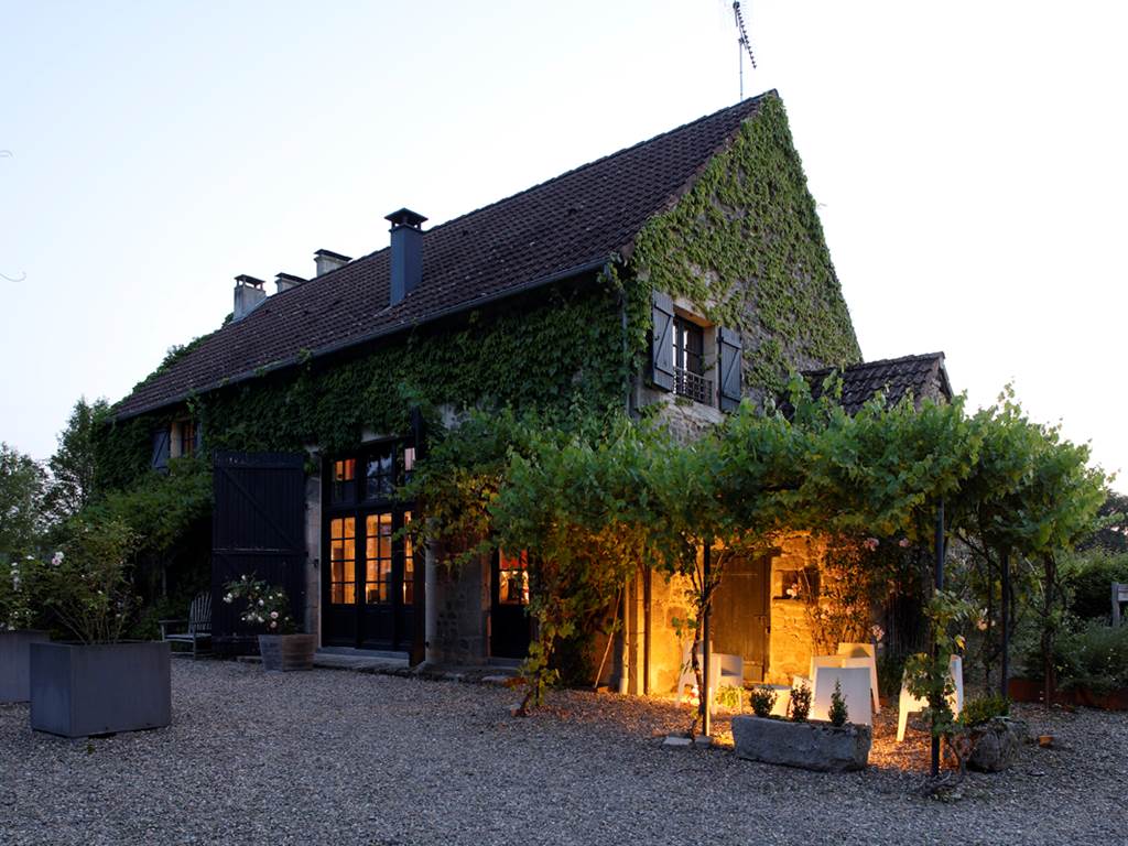OUSTAL-5562