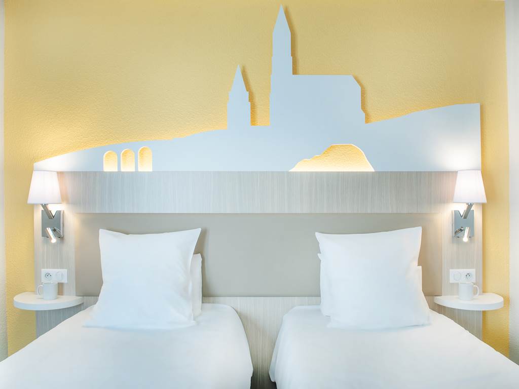 Saint Sauveur chambre 2 lits deco