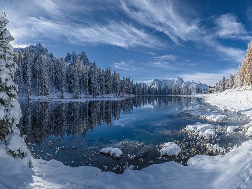 Lac des vosges sous la neige