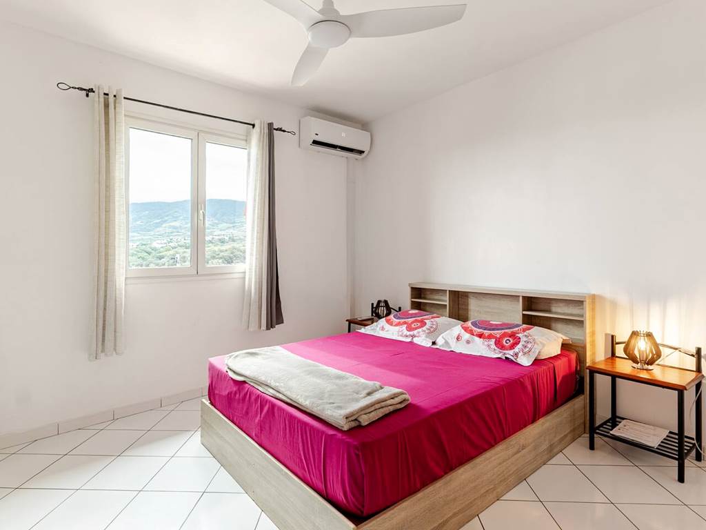 T3 chambre 1 sur impasse, climatiseur, ventilateur, lit 2 places