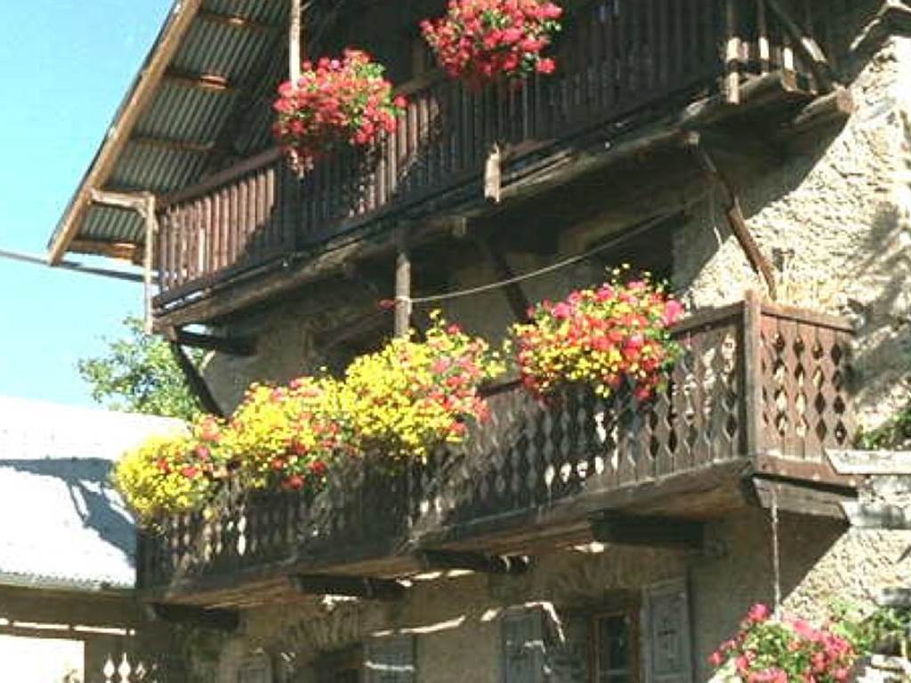 Singuigneret hameau fleuri.