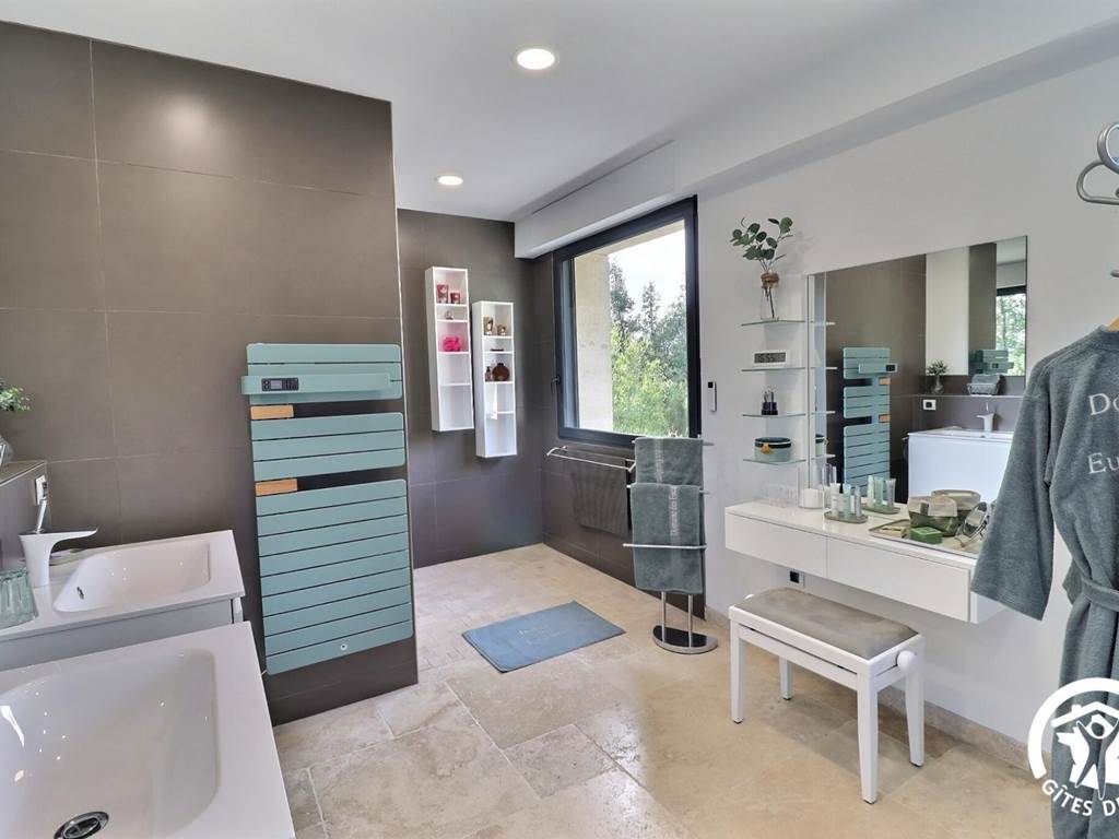 SALLE BAIN SUITE ALPILLES