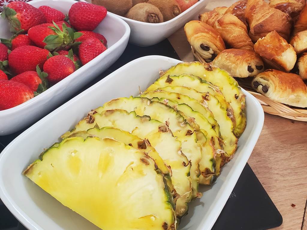 petit-déjeuner-fruits-frais