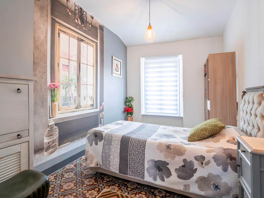 chambre-cosy-lumineuse-gite-authentique-olonzac