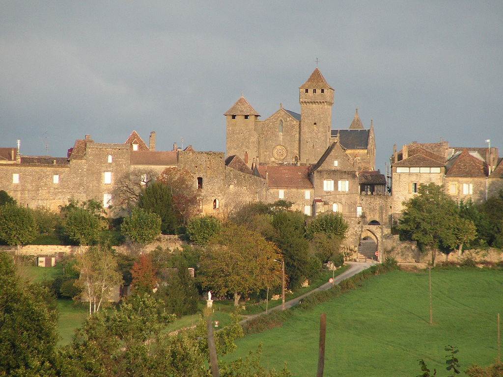Beaumont en Périgord     Bastide