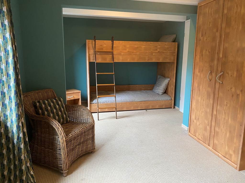 2ème étage - Chambre verte - 2 personnes + lit superposé