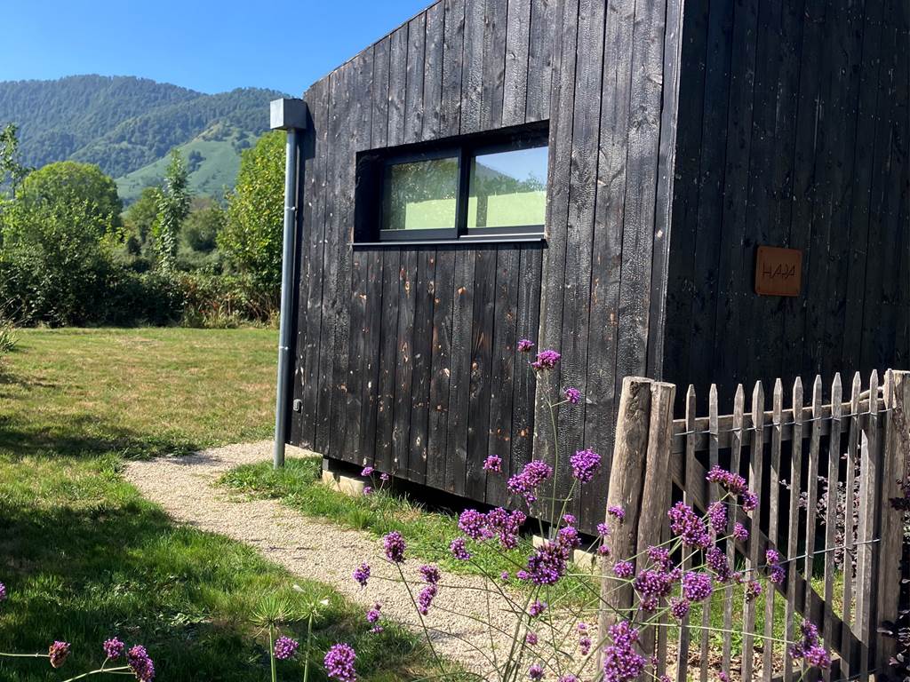 Un environnement fleuri et naturel