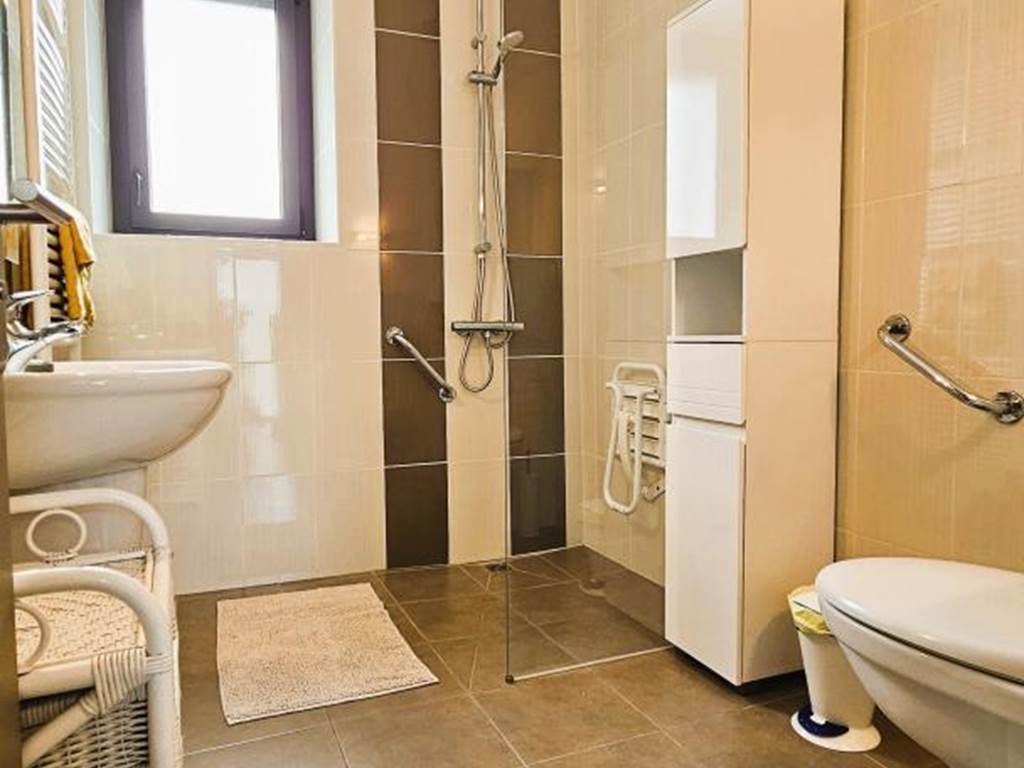 Gîte n°19G3131 "La Maroussie" – SALON LA TOUR