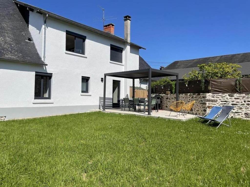 Gîte n°19G3131 "La Maroussie" – SALON LA TOUR