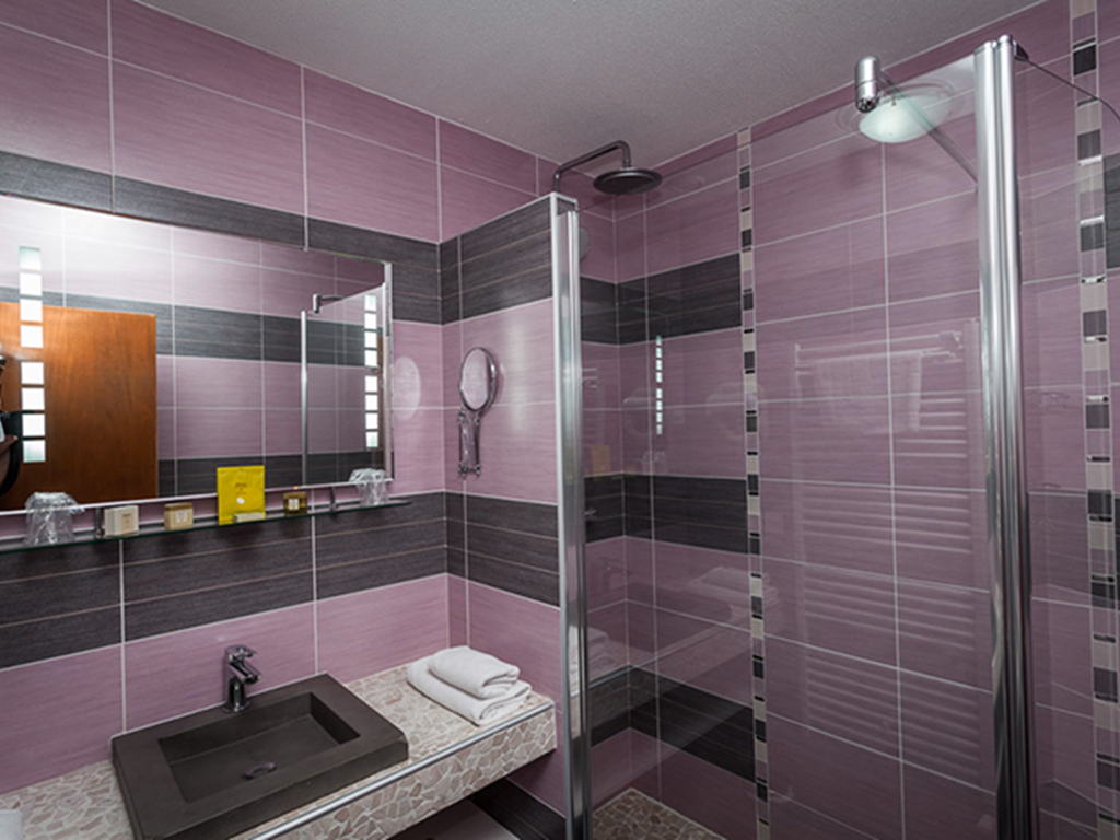 Hostellerie du grand duc salle de bain 2