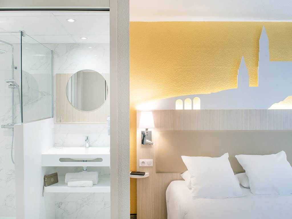 Saint Sauveur chambre double - salle de bain