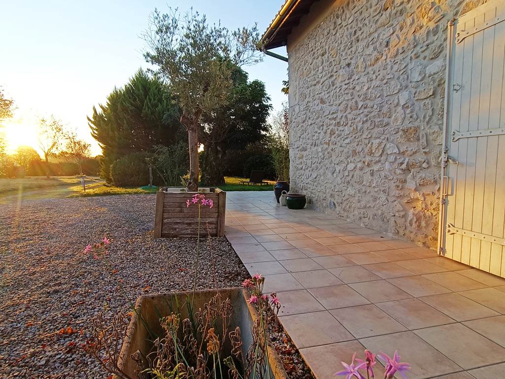 Gîtes, chambre d'hôtes et table d'hôtes gastronomique à Casteljaloux Lot et Garonne, piscine, jacuzzi et spa