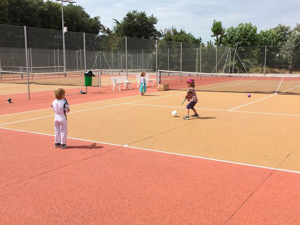 Terrains de tennis à moins de 200m
