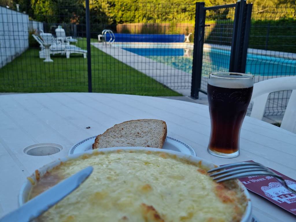 On dîne au jardin