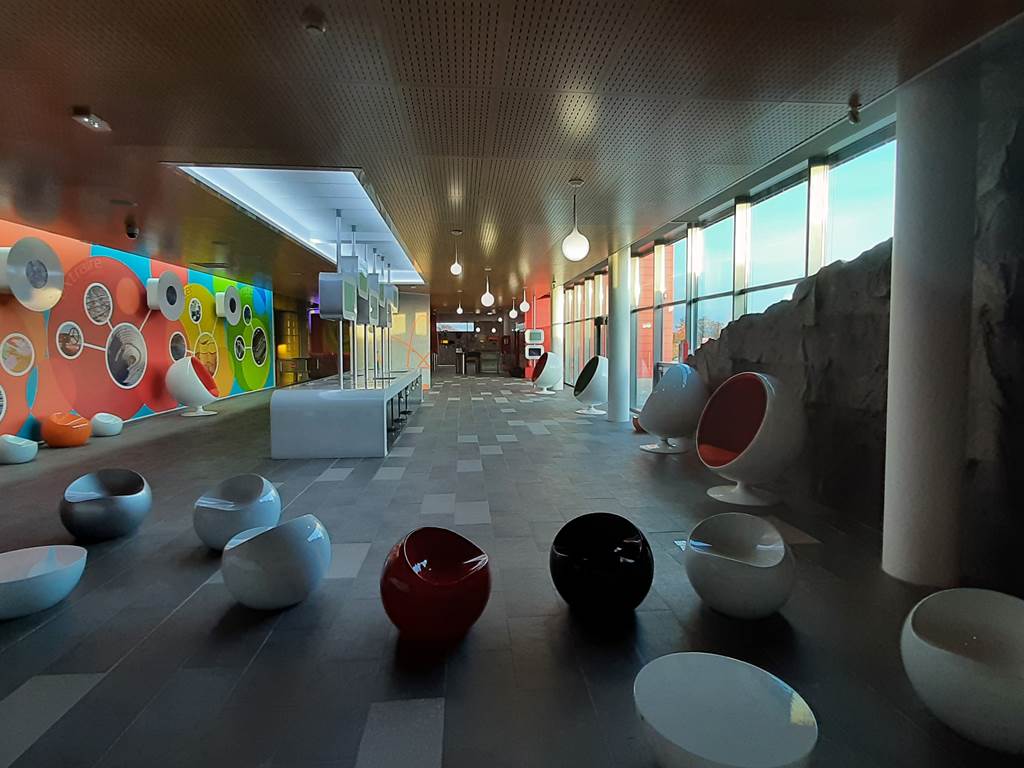 hall-20211118_164143