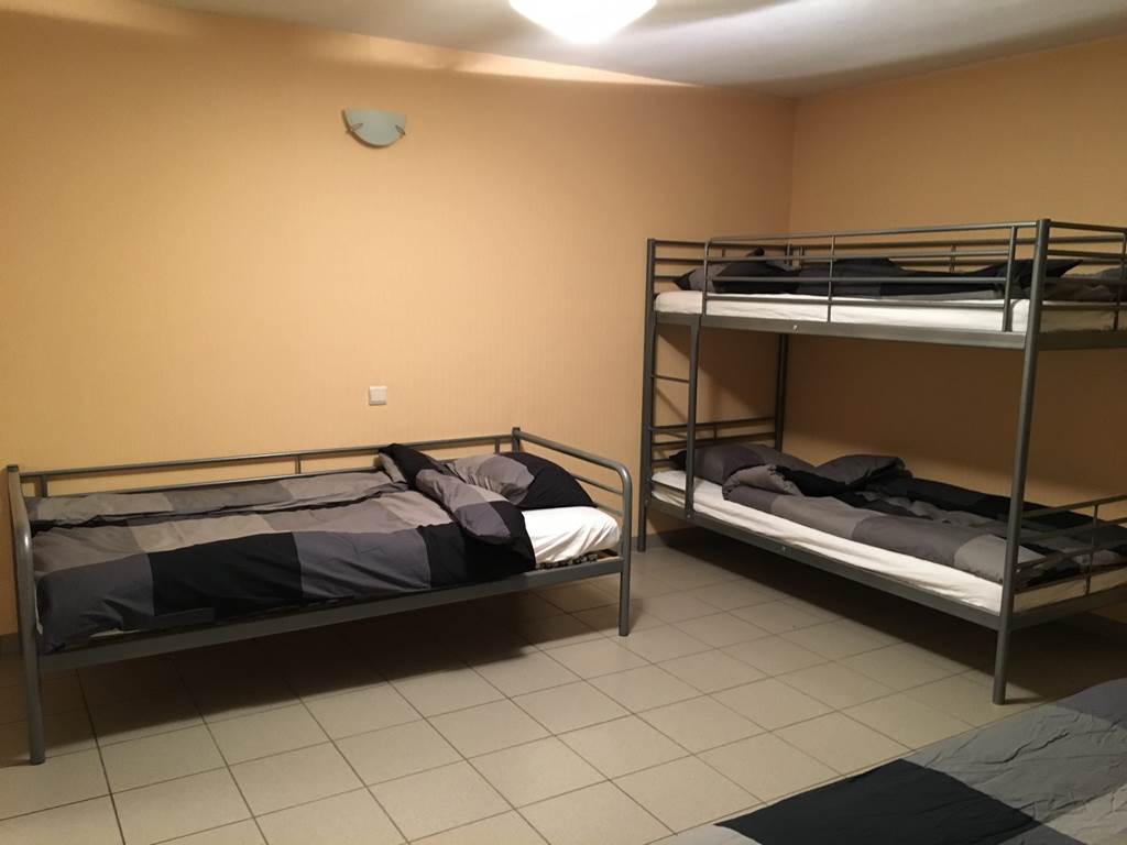 3.2.2. Deuxième étage- deuxième chambre - 3 lits simples