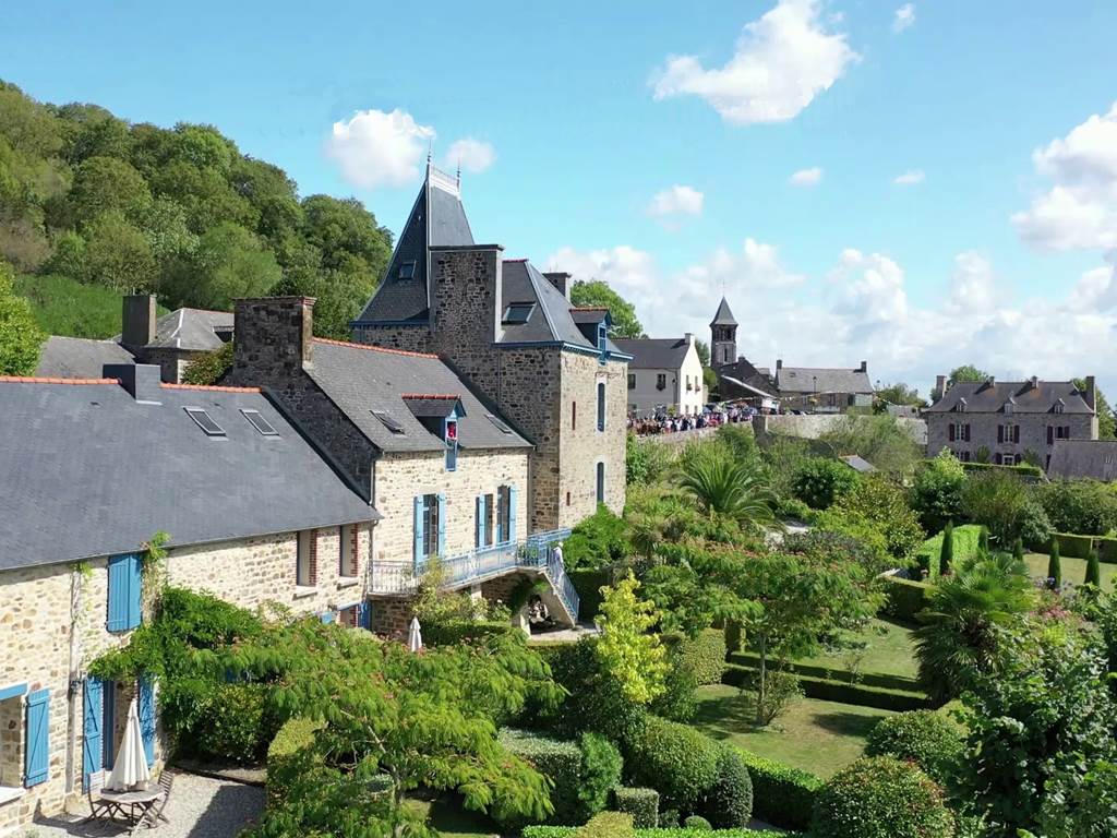 Chateau Mont Dol Chambre hotes Gite Charme Saint Malo Cancale Mont Saint Michel