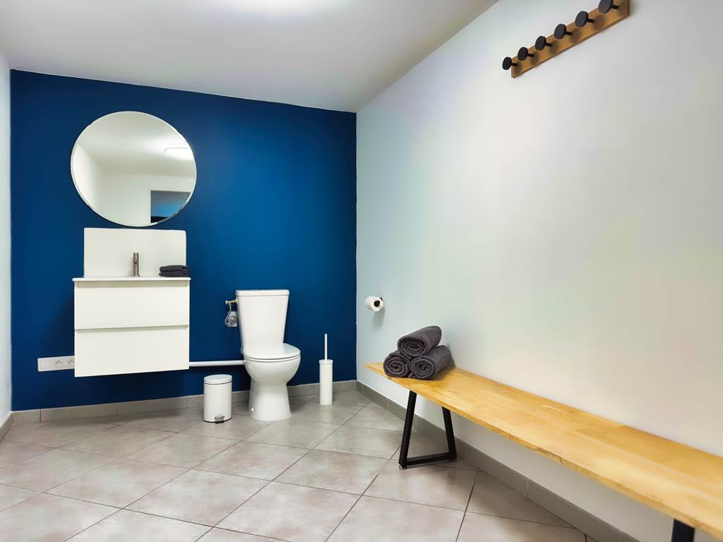 Espace vestiaire et sanitaires dans spa privatif – Spa Le Magnolia