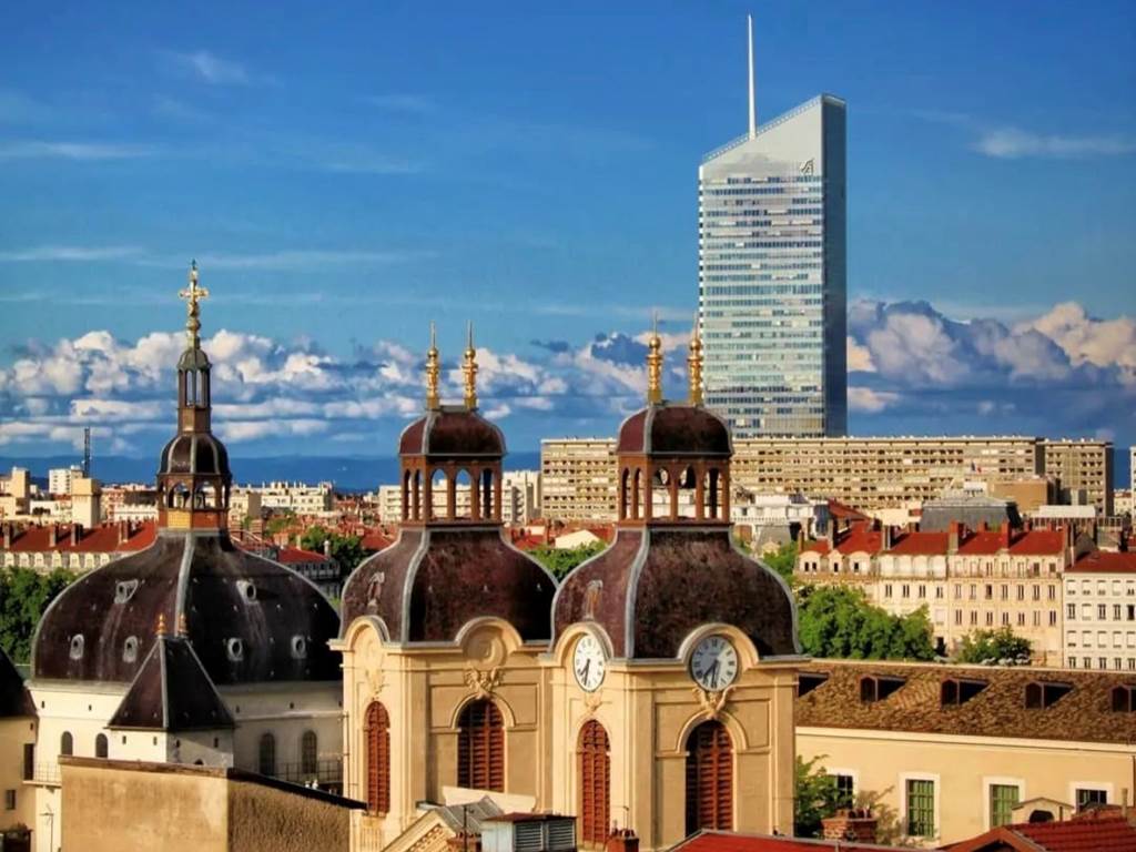 vue-panoramique-lyon-tourisme-culture-charly-auvergne-rhone-alpes