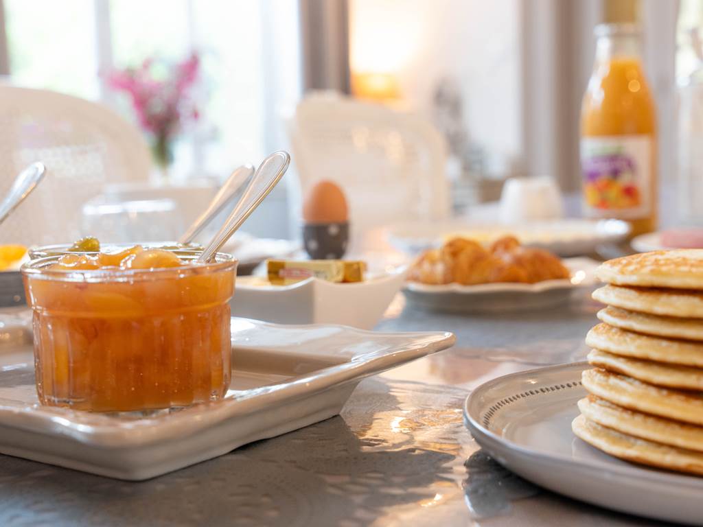 Petit déjeuner au Presbytère de Sévigny