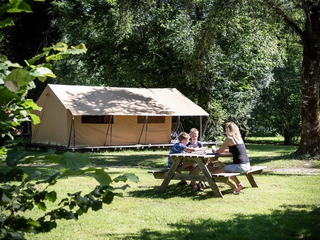 090_HUTTOPIA-Beaulieu-ManuReyboz.jpg-1600px