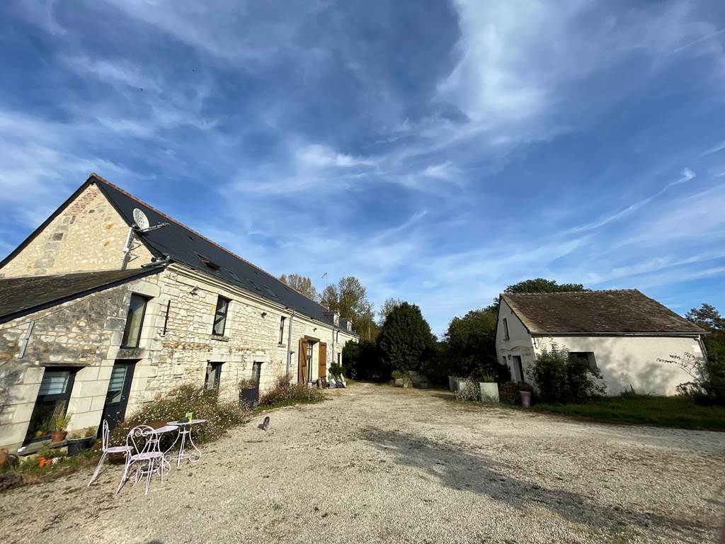 LE-CLOS-DE-LA-CHARBONNIÈRE-Cour