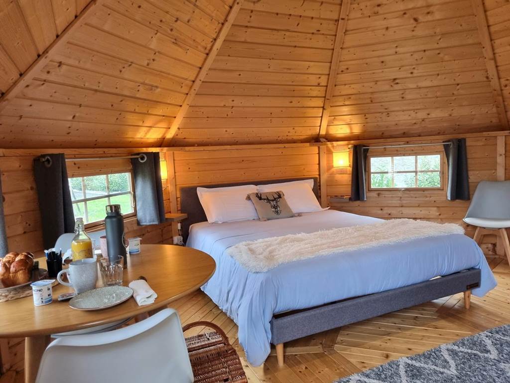 Hébergement nature en cabane scandinave avec sauna