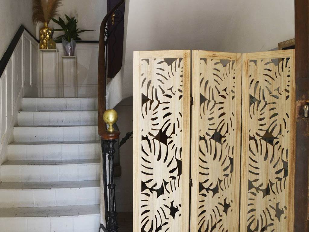 escalier_hotel_compresse