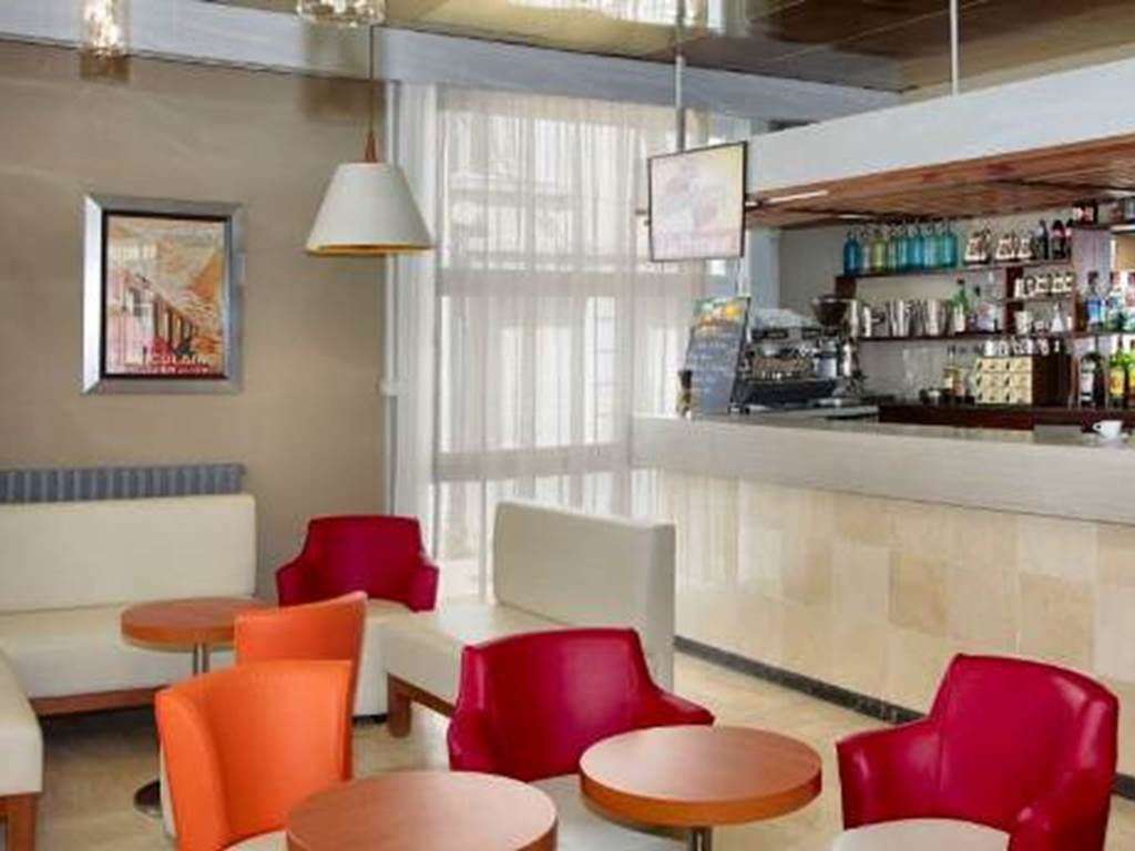 Lourdes hotel Sainte Suzanne (11)