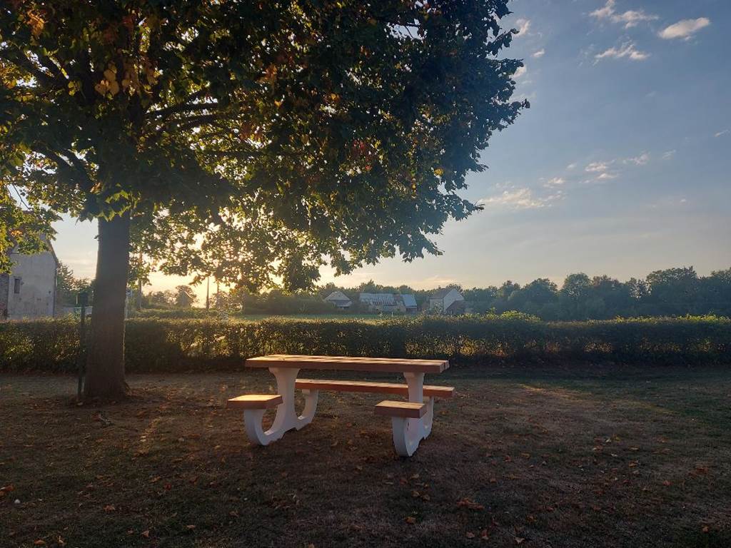 Table de pique-nique 50m du gîte