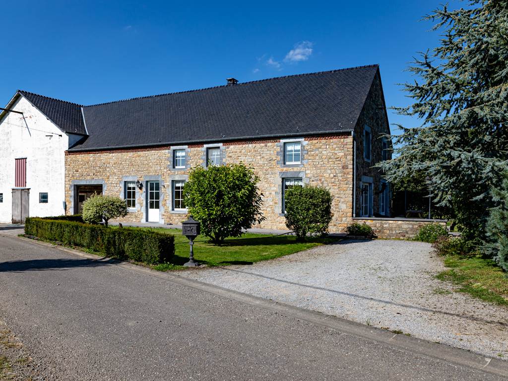 facade avec parking