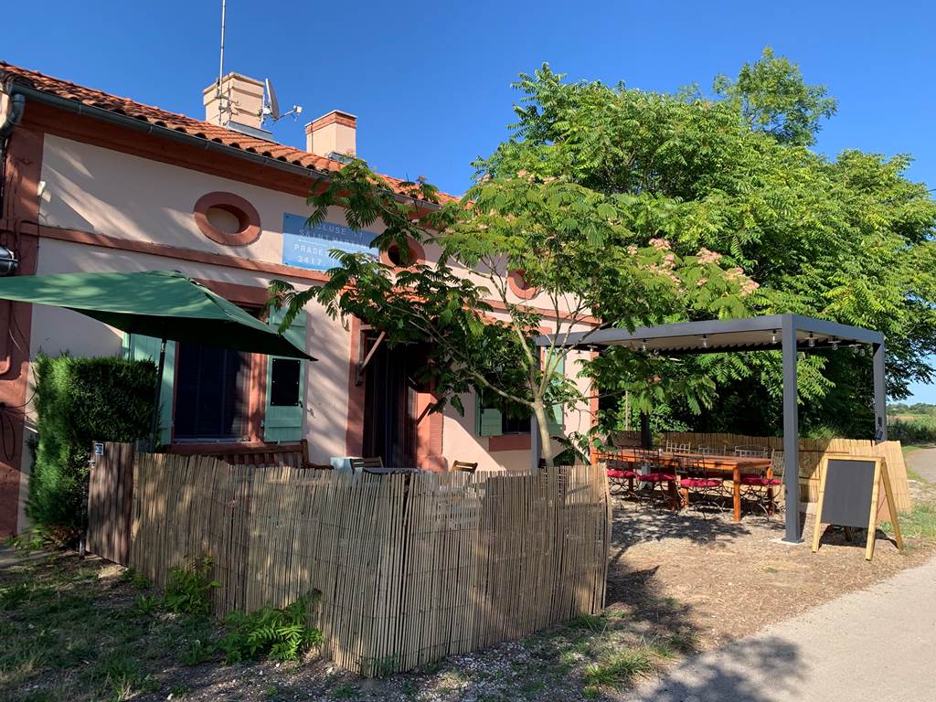 Maison Ecluse N°17 - Terrasse du café (1)