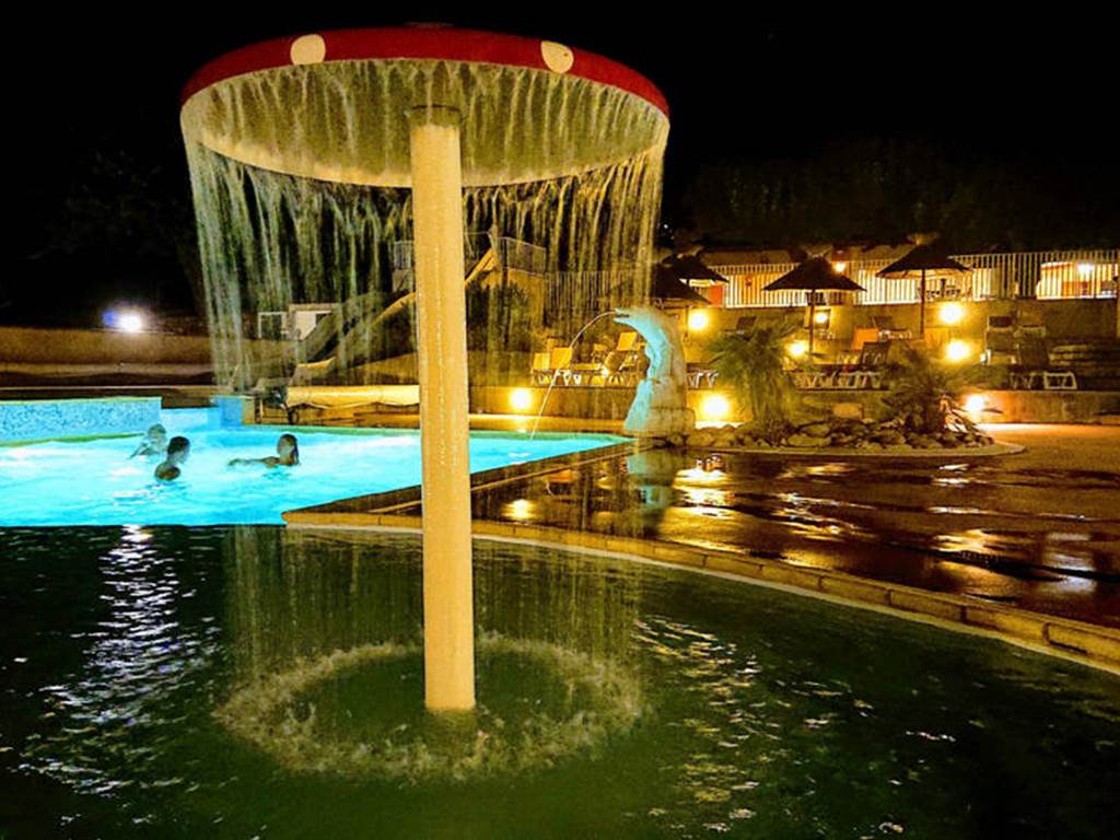 Location vacances avec Piscine chauffée
