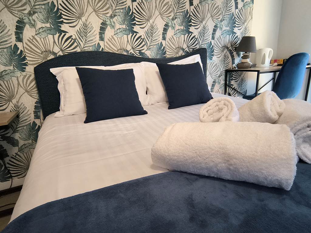 chambre-adults-only-la-fleche-sejour-couple-sarthe