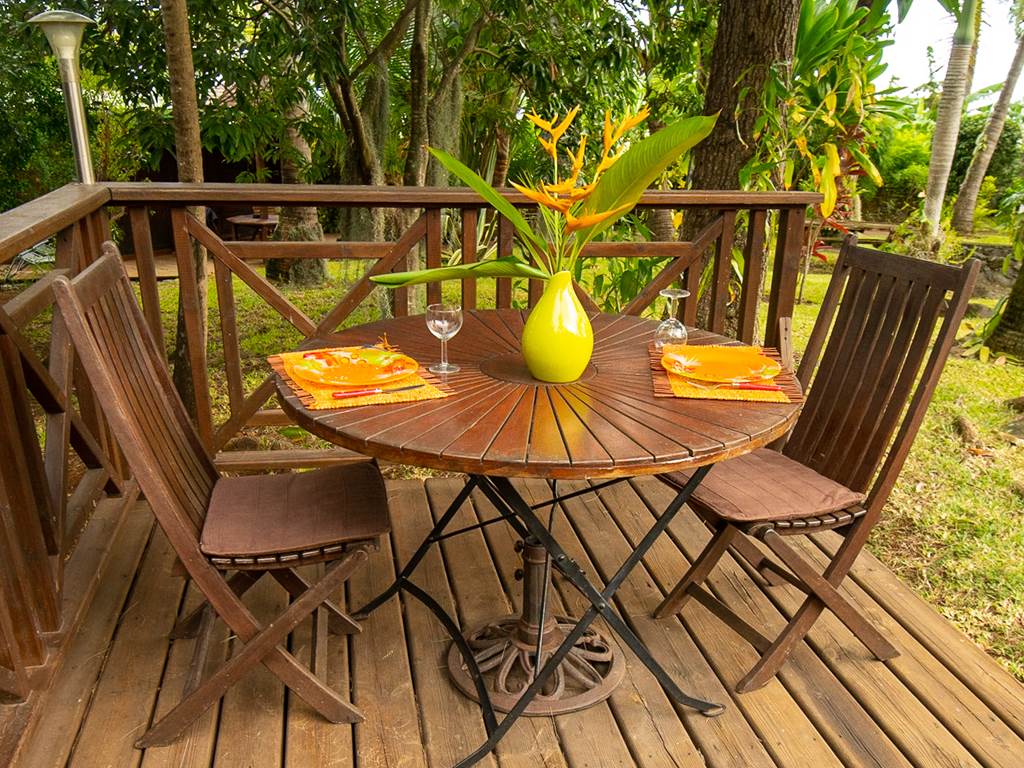 Terrasse bungalow Alamanda donnant sur le jardin